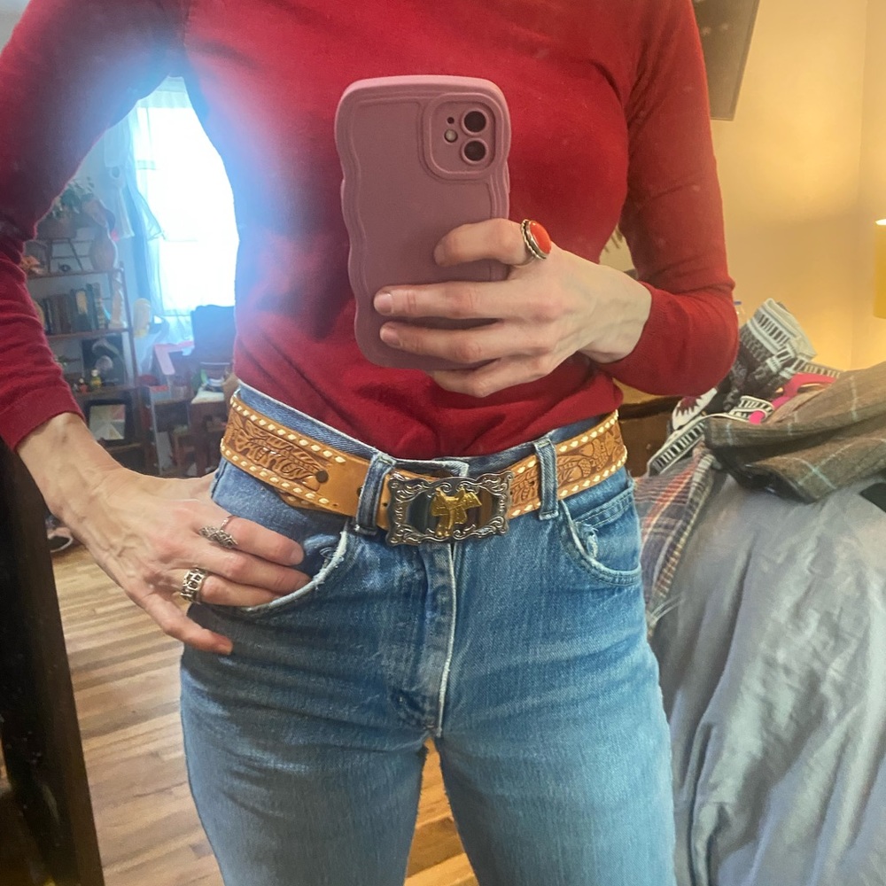 Vintage Justin tooled leather belt with buckle